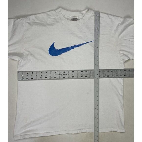VINTAGE Nike White Tag Big Swoosh Graphic T-shirt Men Large White 90s - Picture 9 of 9